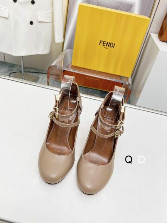 Picture of Fendi Shoes _SKUFendisz35-402CGDT12025069